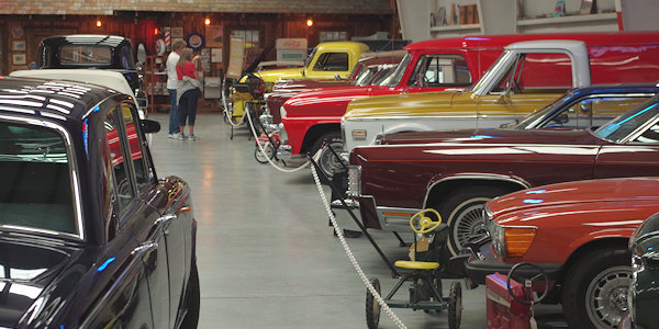 Bennett Classics Antique Auto Museum 